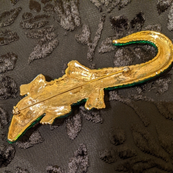 Kenneth Lane Vintage green enamel with pearl cabochon stones brooch - Picture 7 of 11